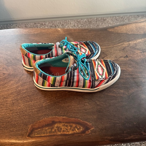 Colorful Patterned Twisted X - Picture 2 of 4